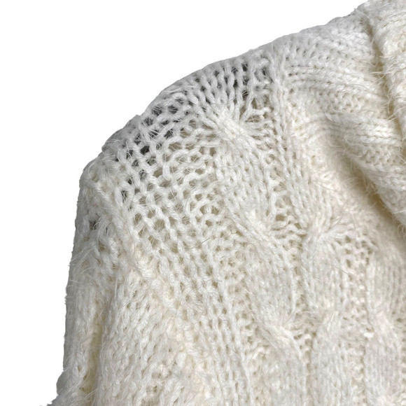 Michelle Nicole Ivory Cowl Neck Wool Blend Soft Eyelash Cable Knit Sweater Sz L - Picture 4 of 8